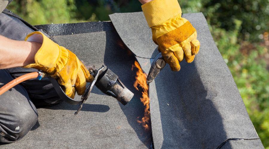 Professional residential roofers in Riverton, IL